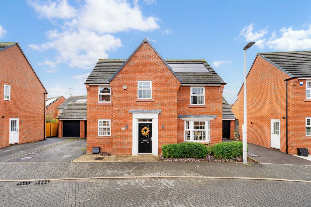 Property photo 2 of 31