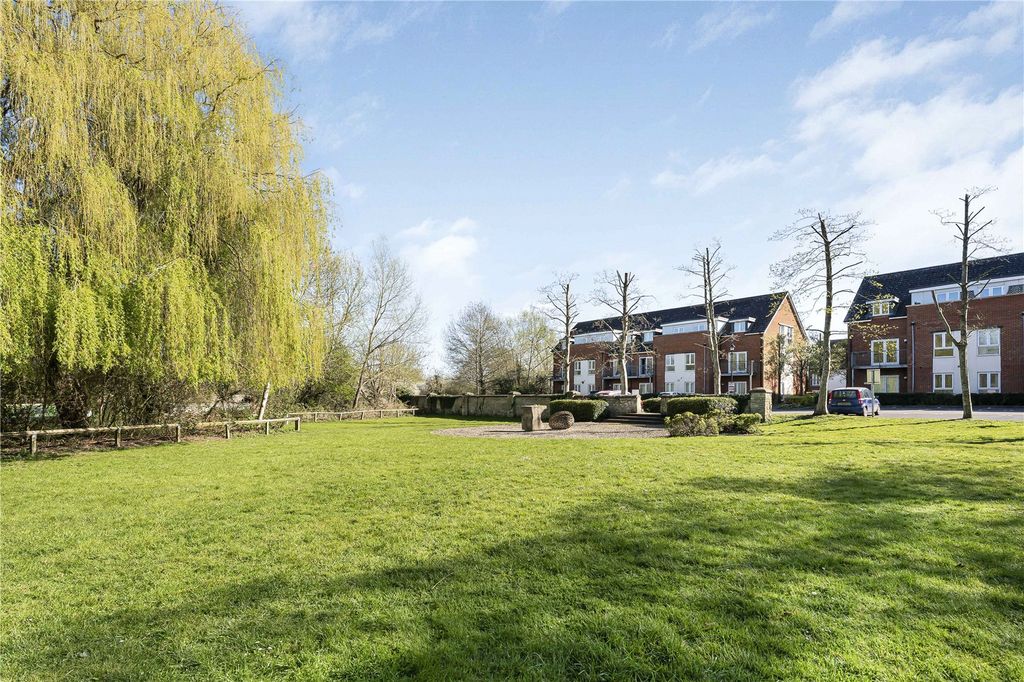 Property photo 1 of 11 Communal Grounds