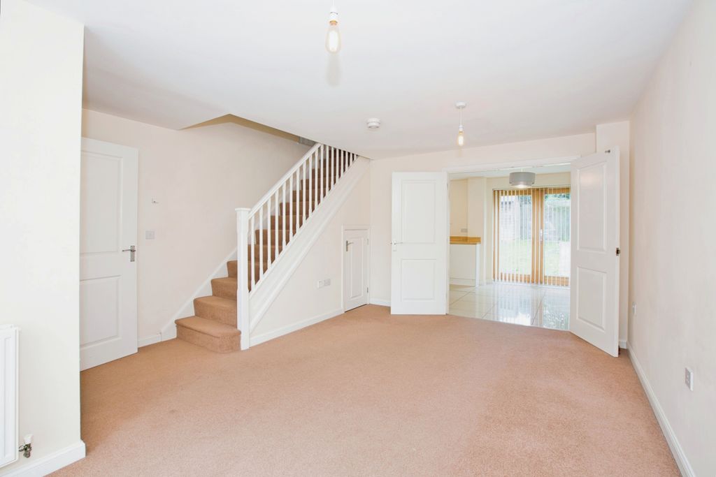 Property photo 3 of 20