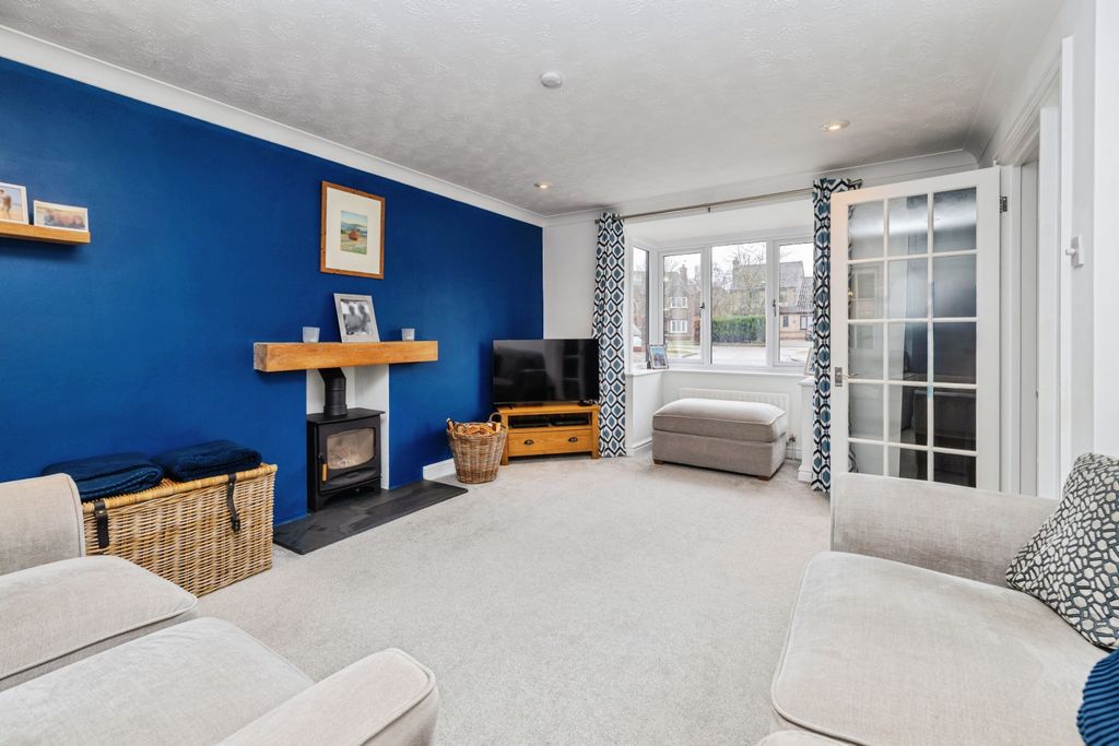 Property photo 2 of 37