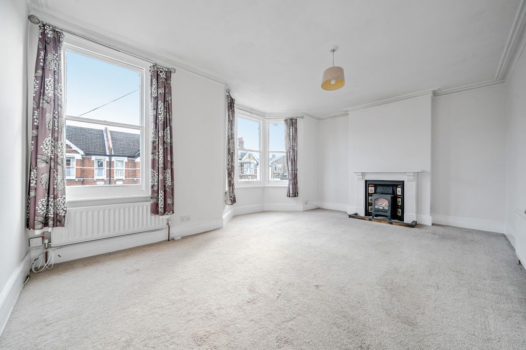 Property photo 2 of 19 Bedroom