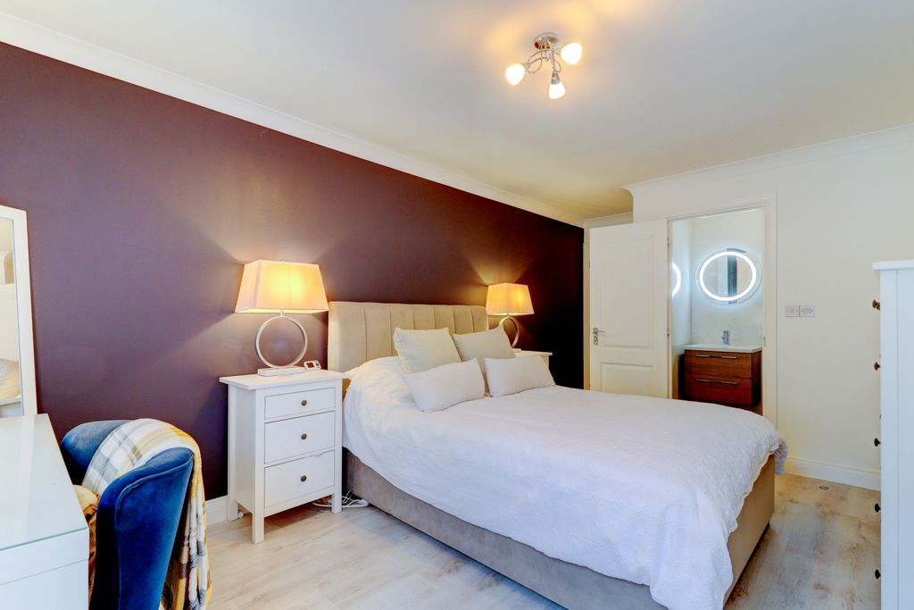 Property photo 2 of 11 Picture No. 06