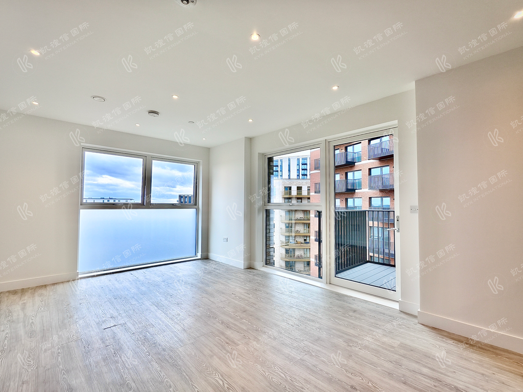 Property photo 2 of 20 Living Room