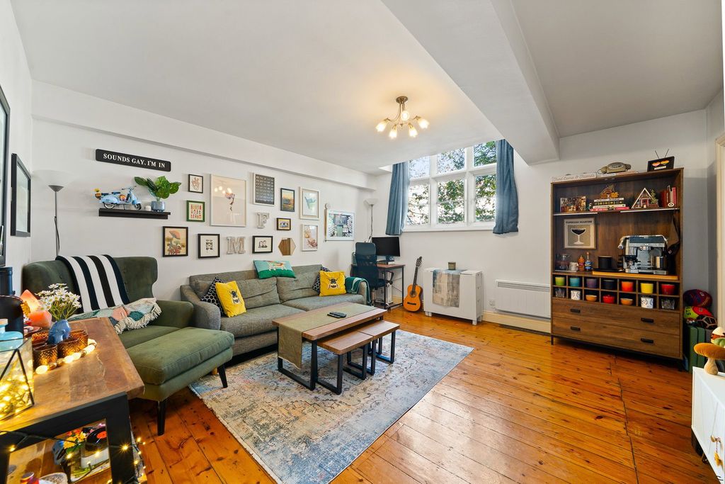 Property photo 2 of 23