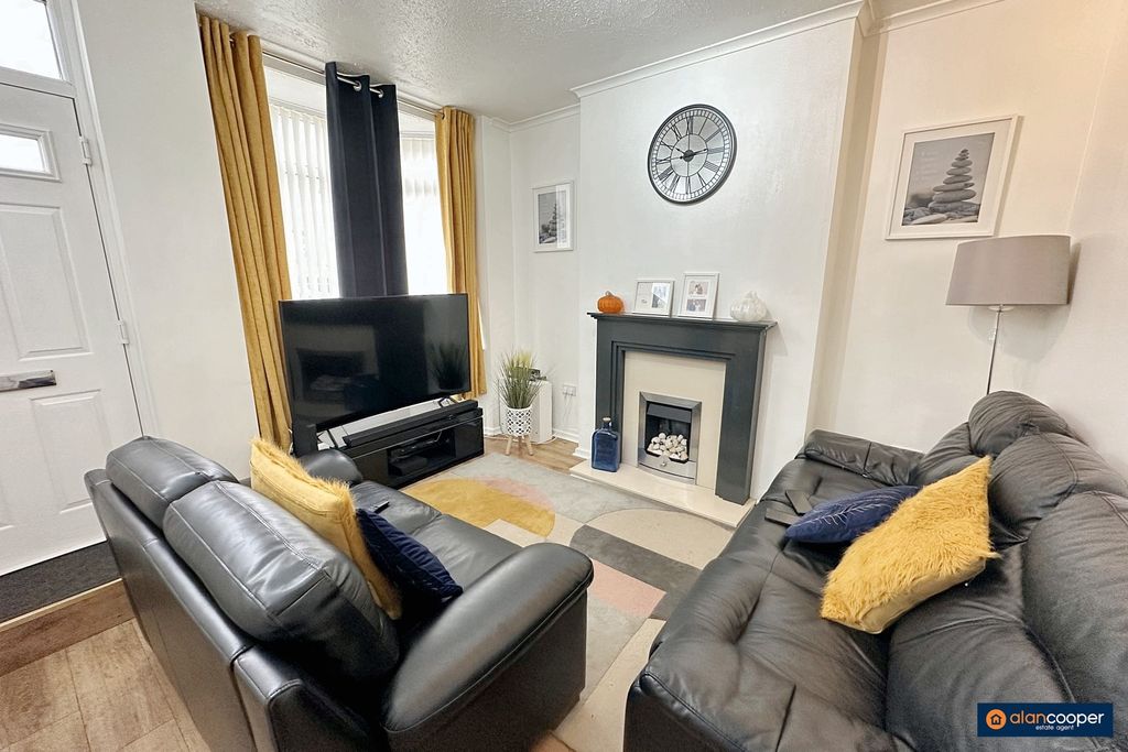 Property photo 2 of 11 3996664