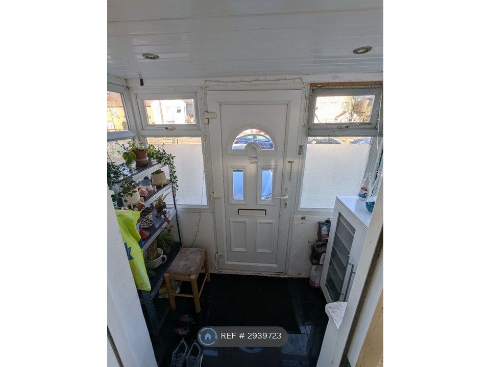 Property photo 3 of 27
