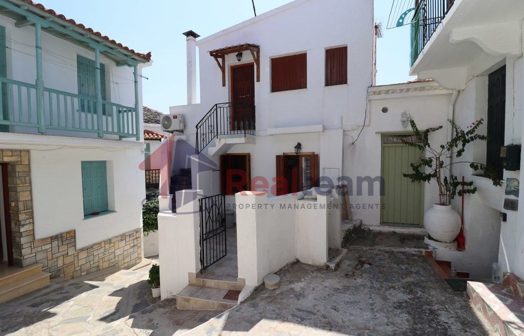 Property photo 1 of 30