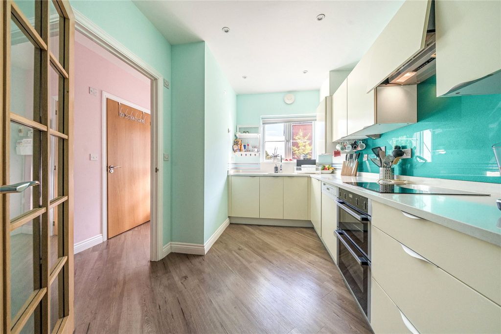 Property photo 3 of 25 Picture No. 18