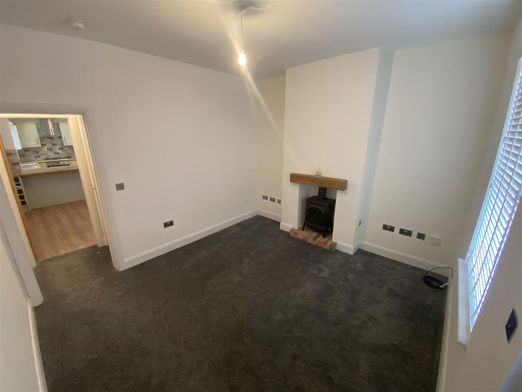 Property photo 2 of 14 Lounge