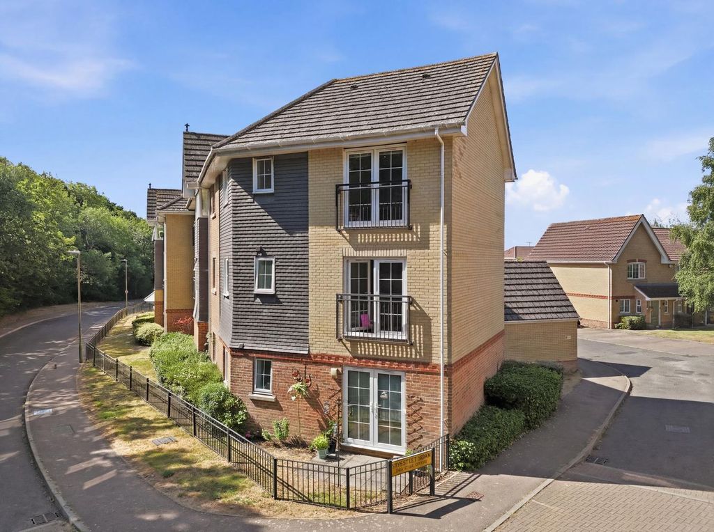 Property photo 1 of 37