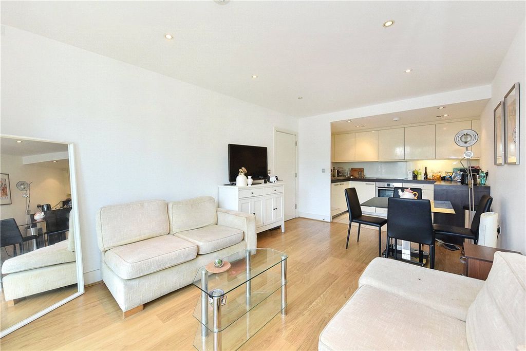 Property photo 2 of 11 Picture No. 16