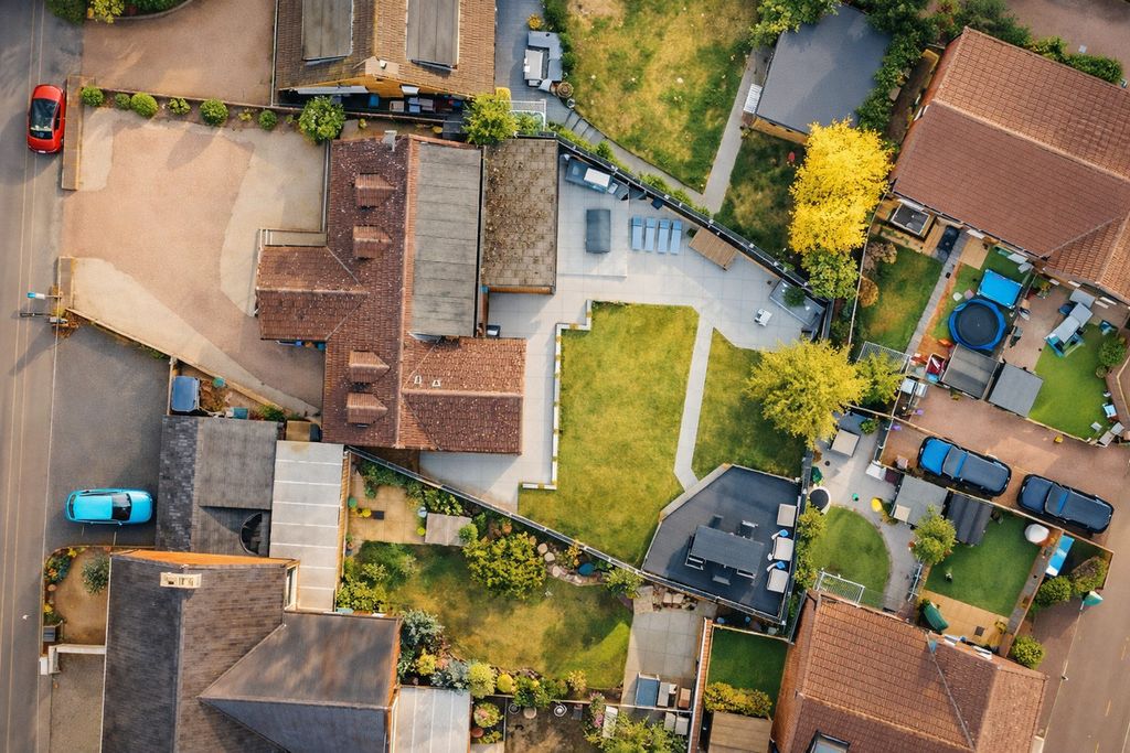 Property photo 2 of 36