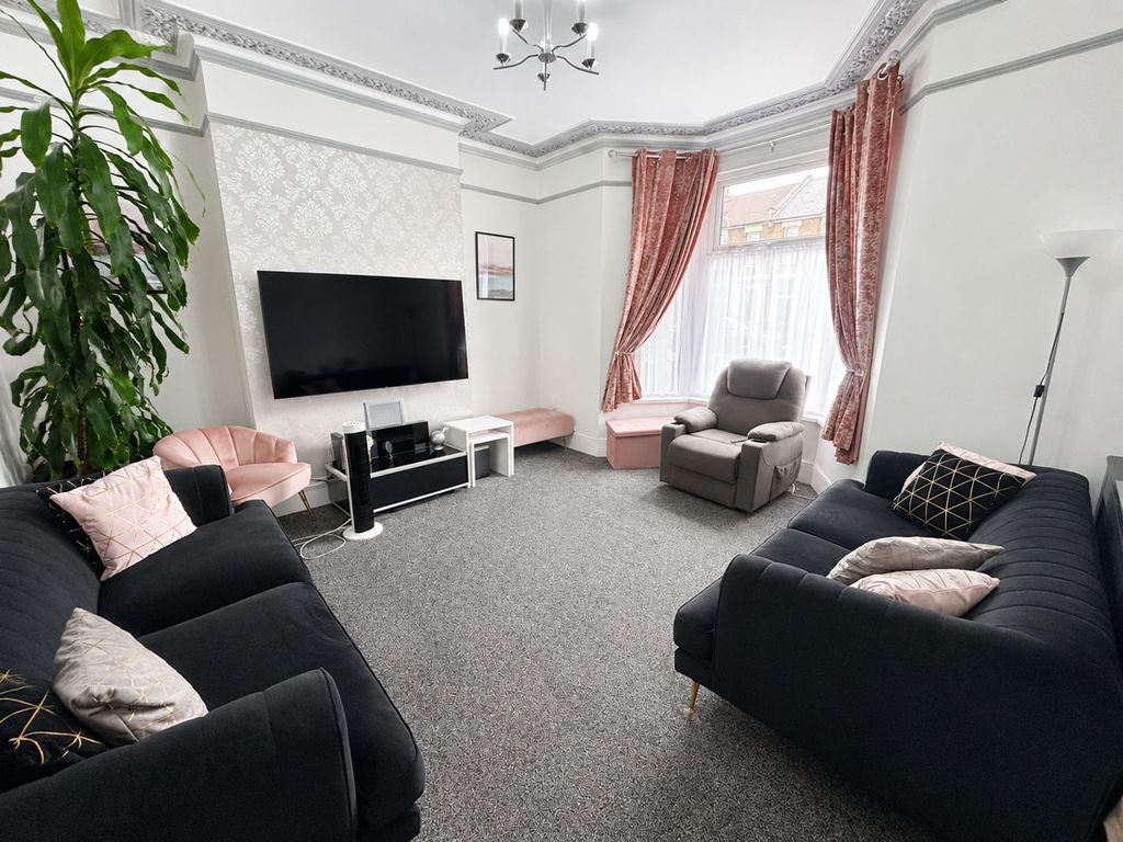 Property photo 2 of 24