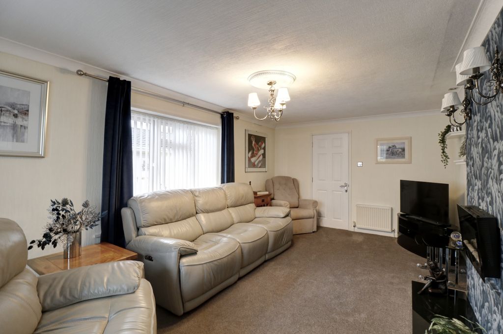 Property photo 3 of 23 Lounge 1.1