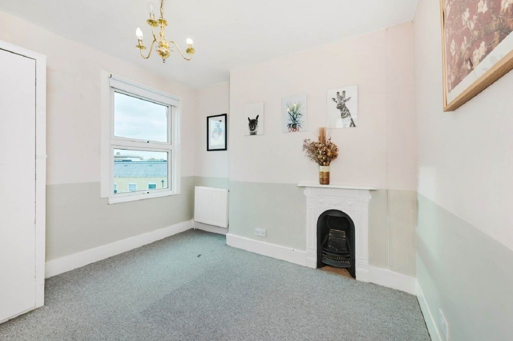 Property photo 2 of 13 Picture No. 16