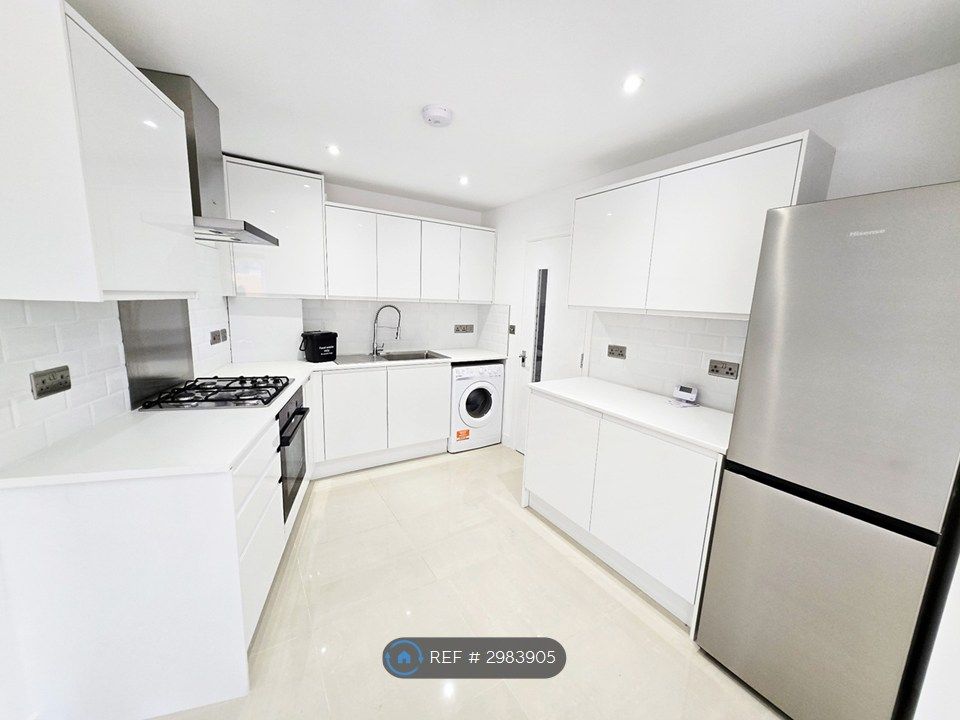 Property photo 2 of 22 Kitchen