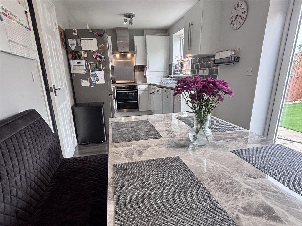 Property photo 3 of 19 Open Plan Kitchen &amp; Dining Room
