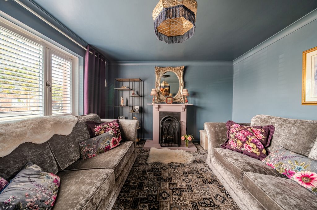 Property photo 2 of 29 1499272-38-6A68d72Daaf92