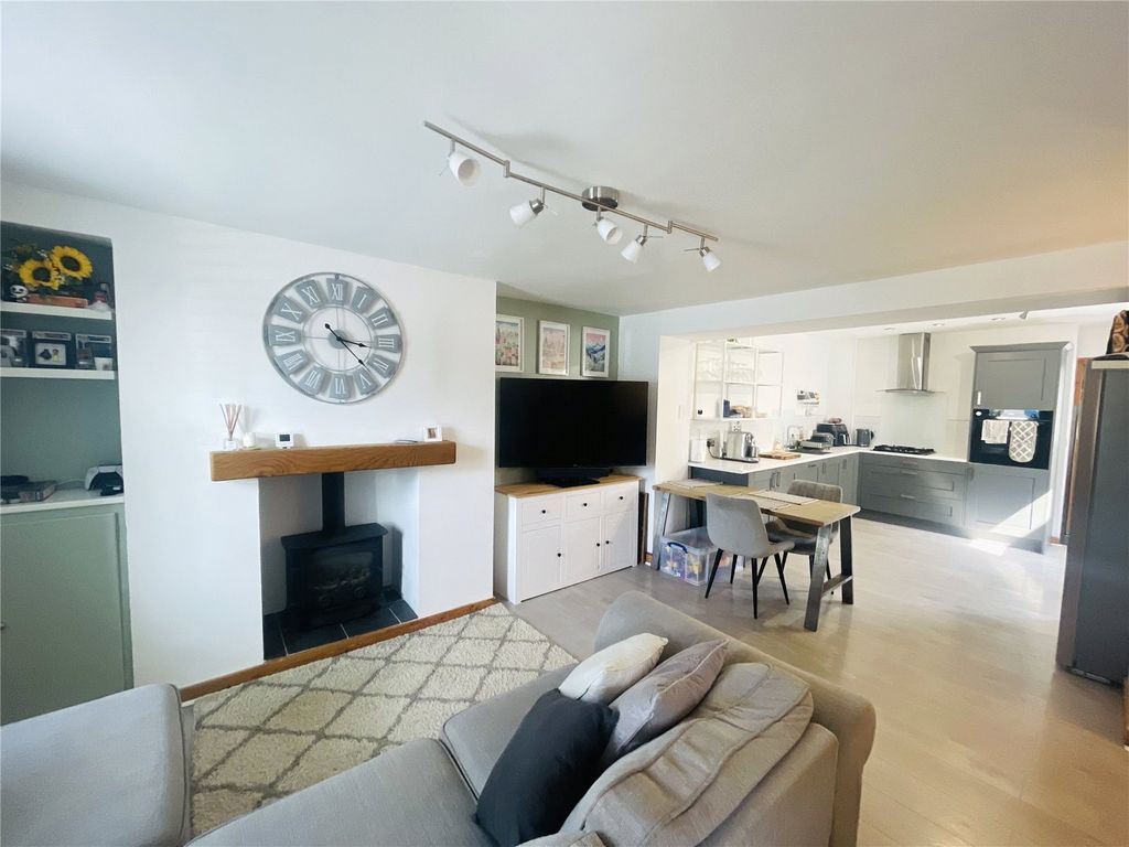 Property photo 2 of 16 Picture No. 02