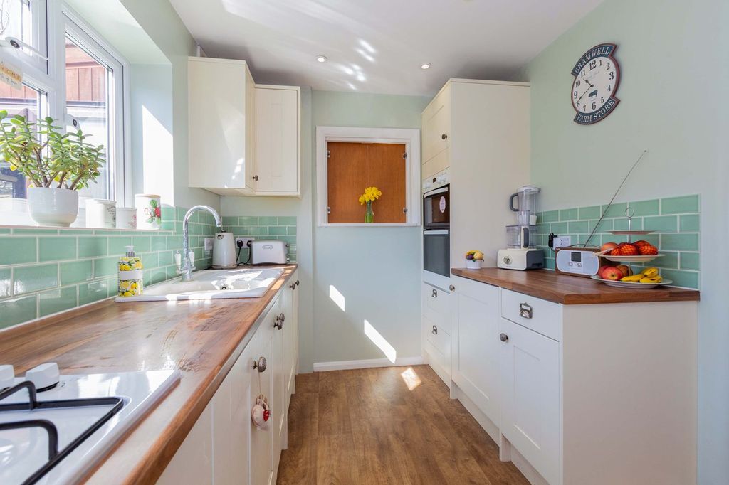 Property photo 2 of 14