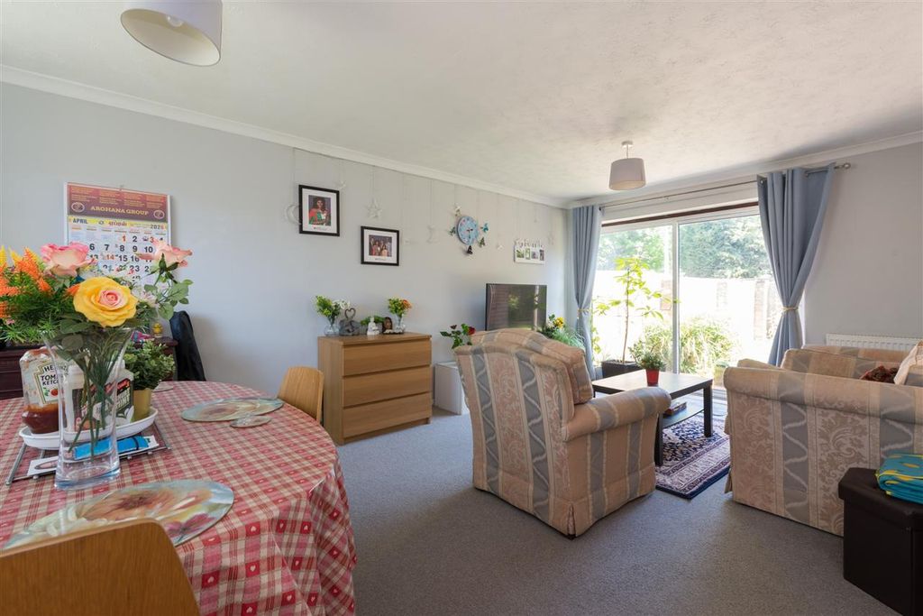 Property photo 2 of 12