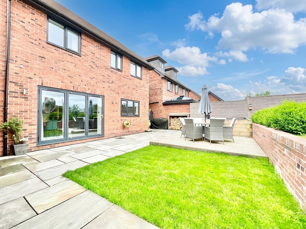 Property photo 2 of 34