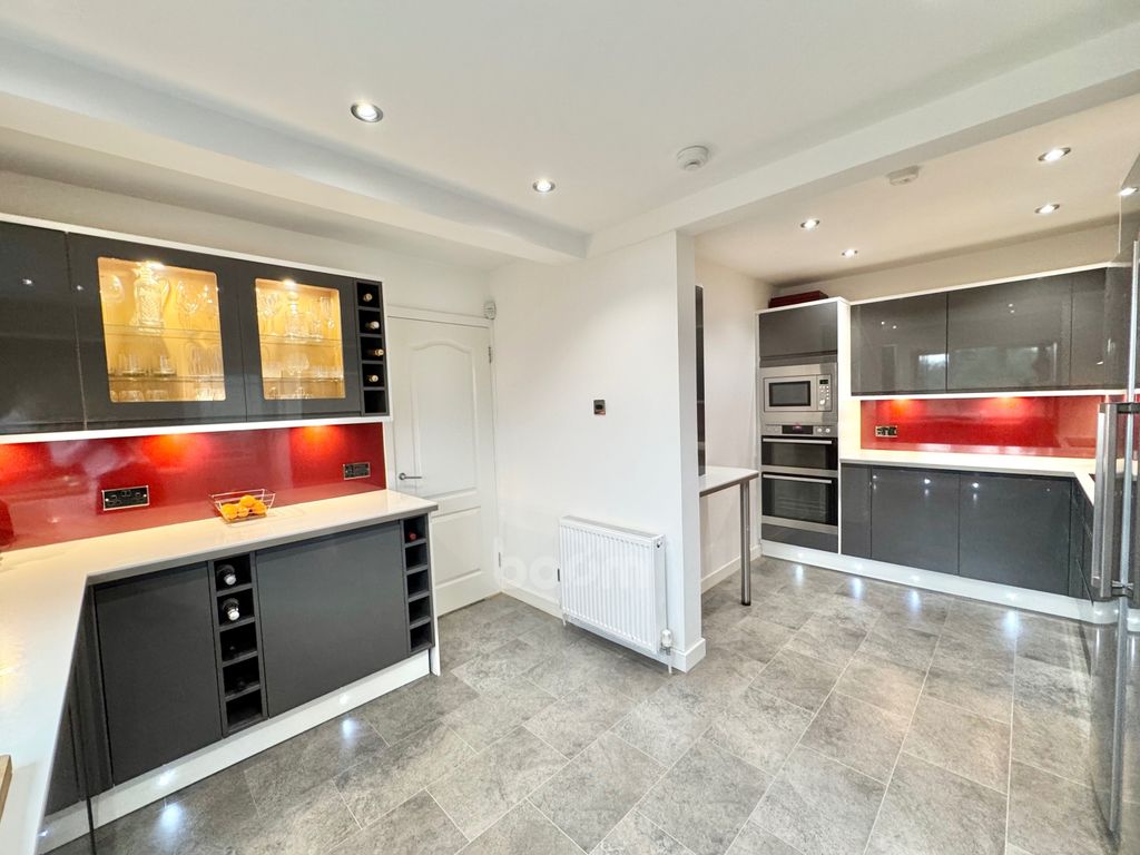 Property photo 3 of 36 Img_1743