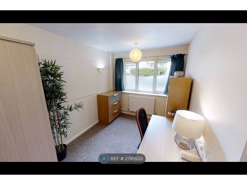 Property photo 3 of 11 Room 1