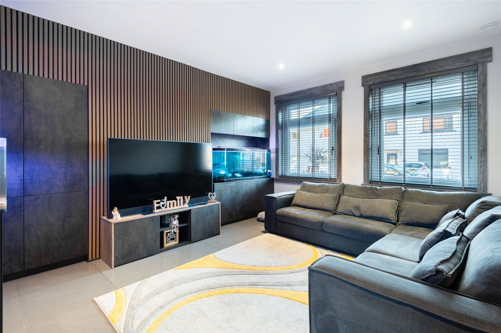 Property photo 2 of 38 Picture 2