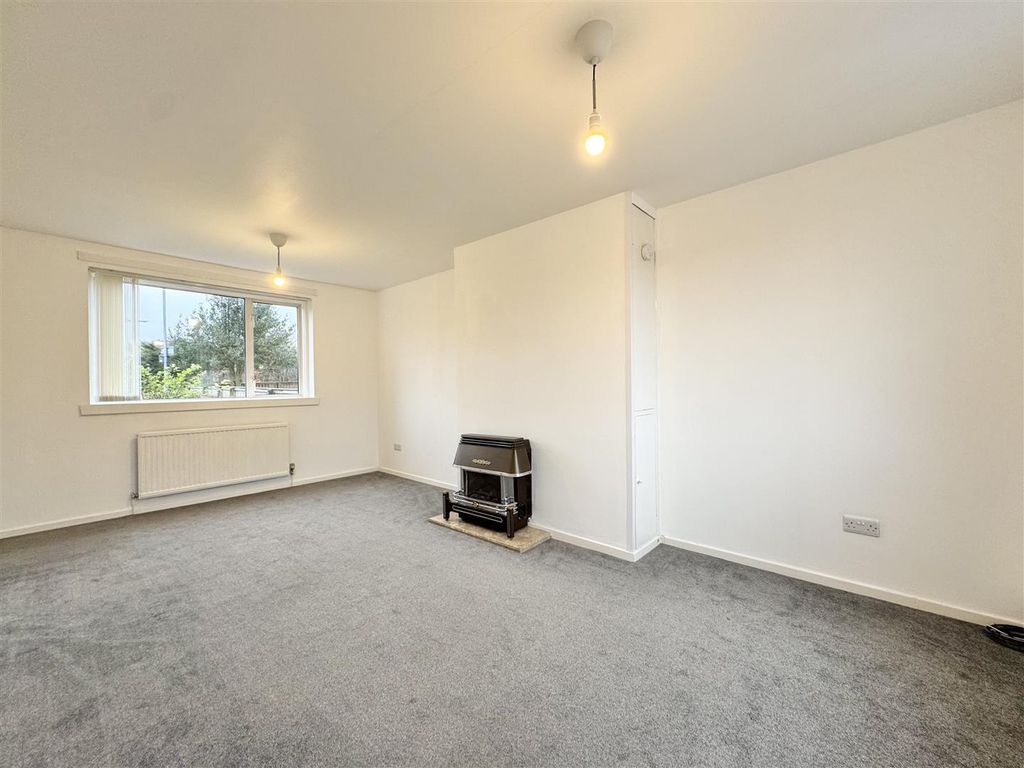 Property photo 2 of 20 Lounge