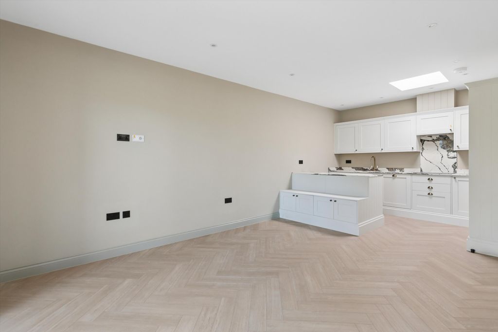 Property photo 2 of 10 Image