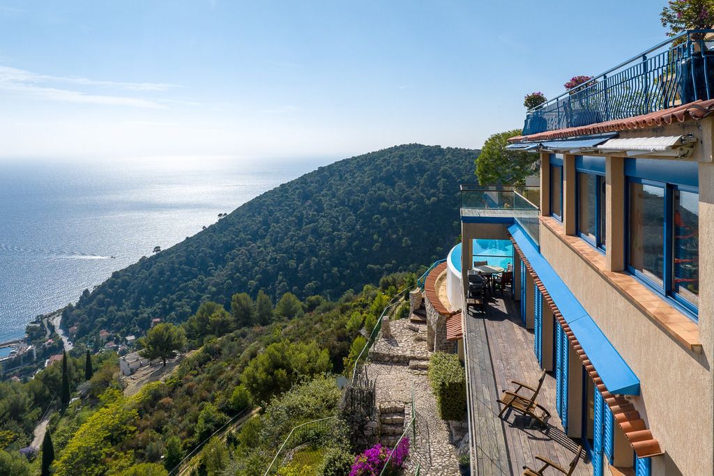 Property photo 3 of 18