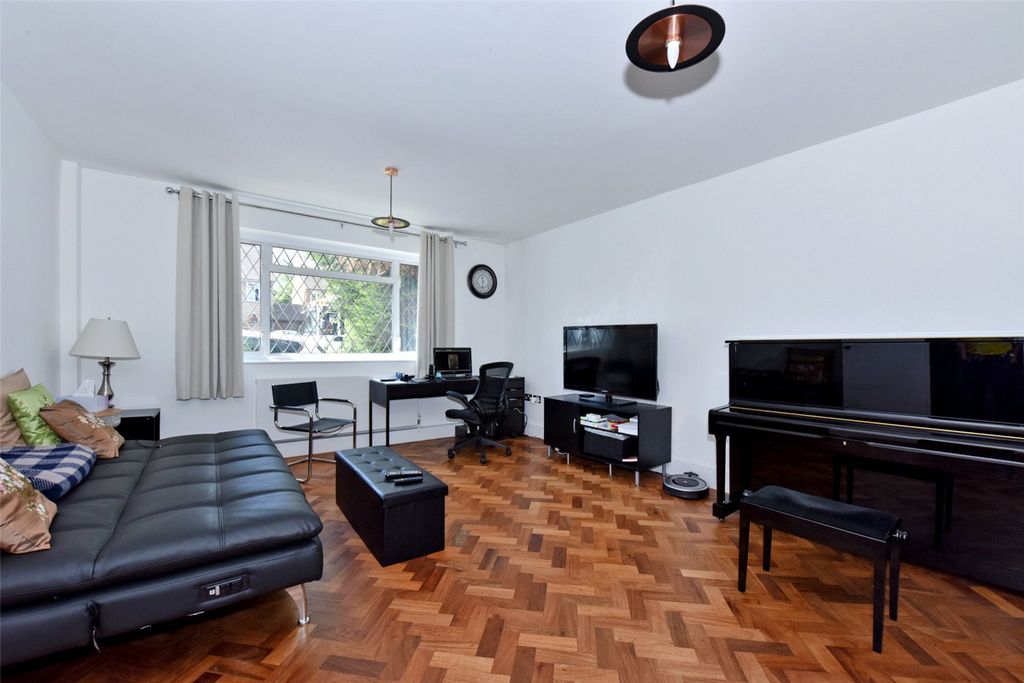 Property photo 3 of 9 Picture No. 02