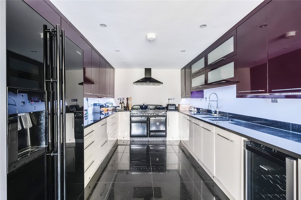 Property photo 3 of 10 Picture No. 50