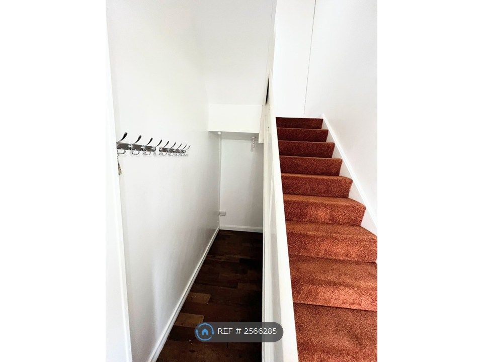 Property photo 3 of 30 Understairs Storage (Ground Floor)