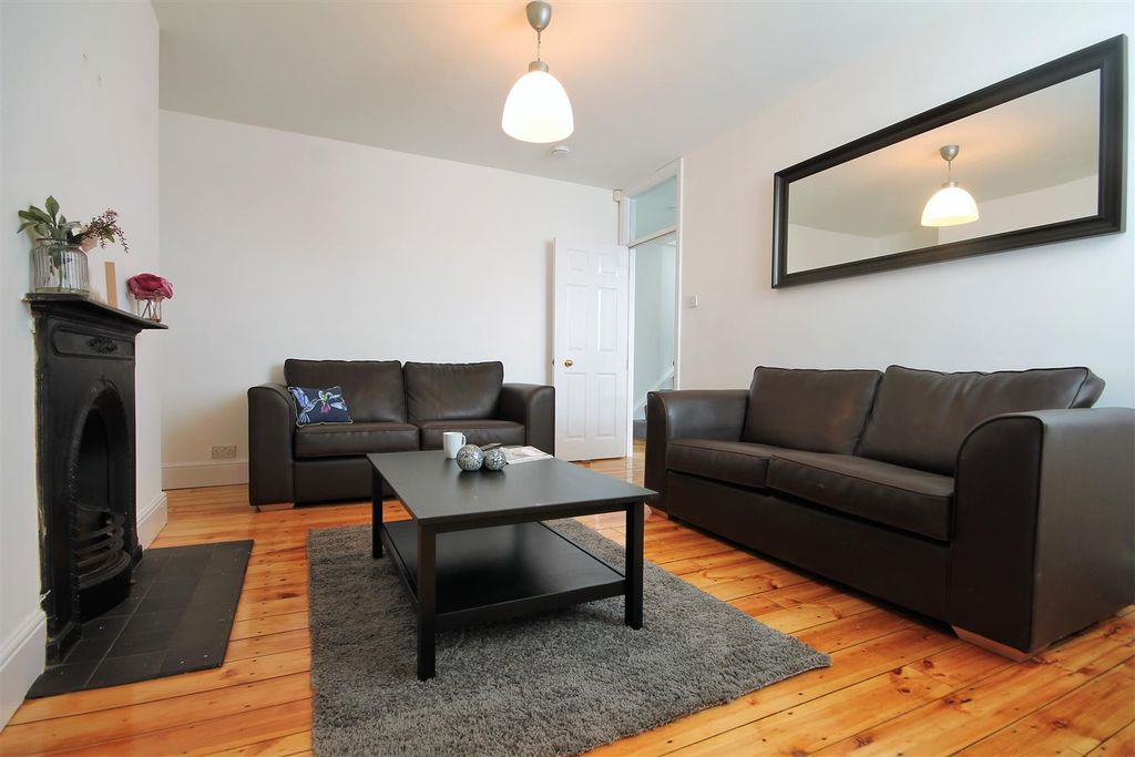 Property photo 1 of 12 6.Jpg