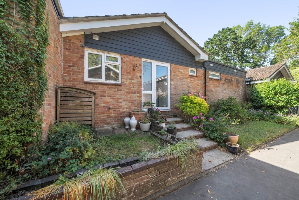 Property photo 1 of 17 1467483-1-6A15840...