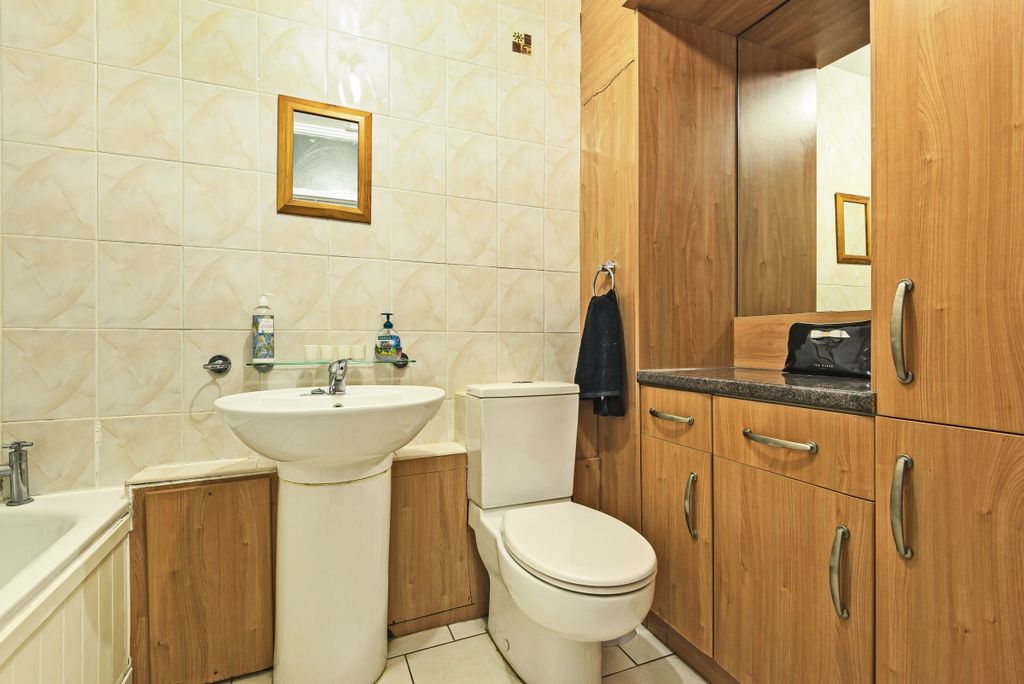 Property photo 3 of 5 557261 (6)