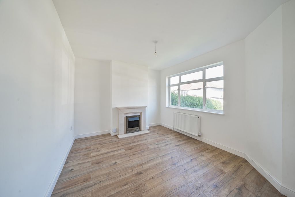 Property photo 3 of 30 1296290-6-68275c7...