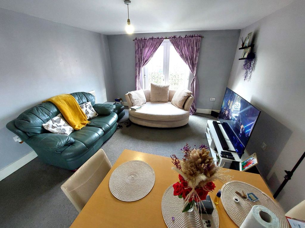 Property photo 2 of 12 20251029_111943