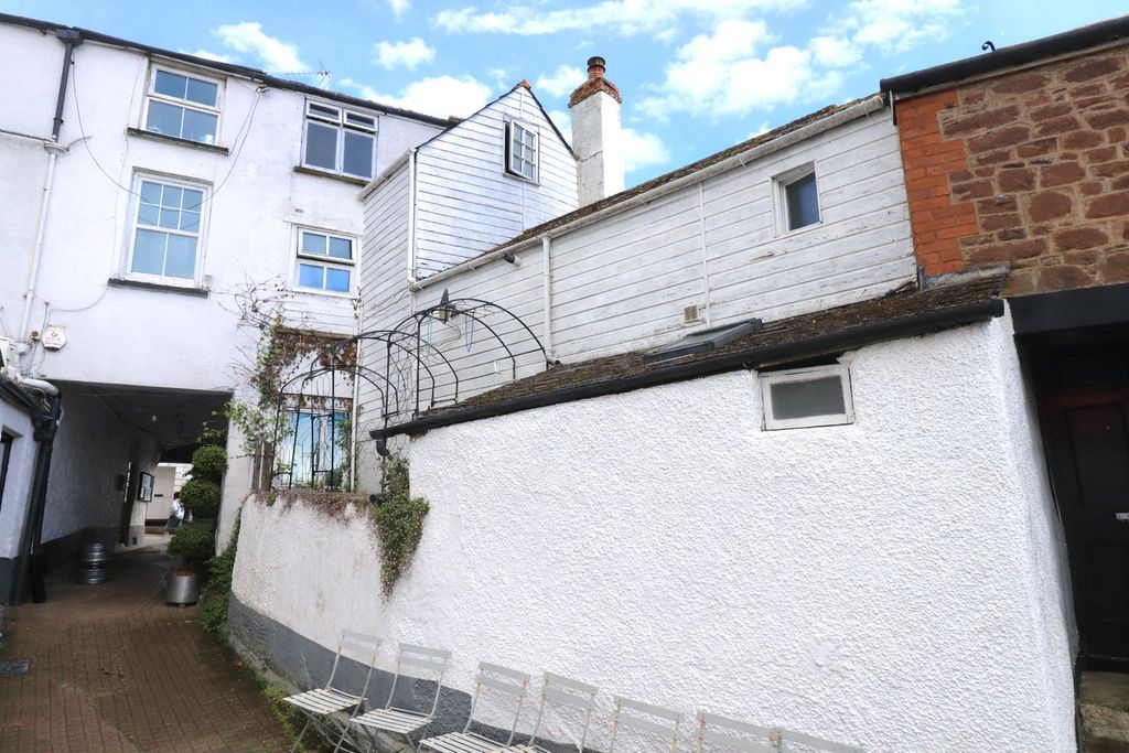 Property photo 2 of 15 2 - Picture No. 11