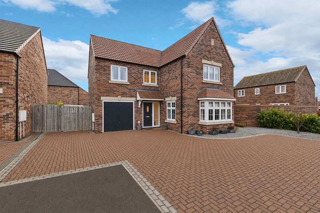 Property photo 1 of 22 Front Exterior