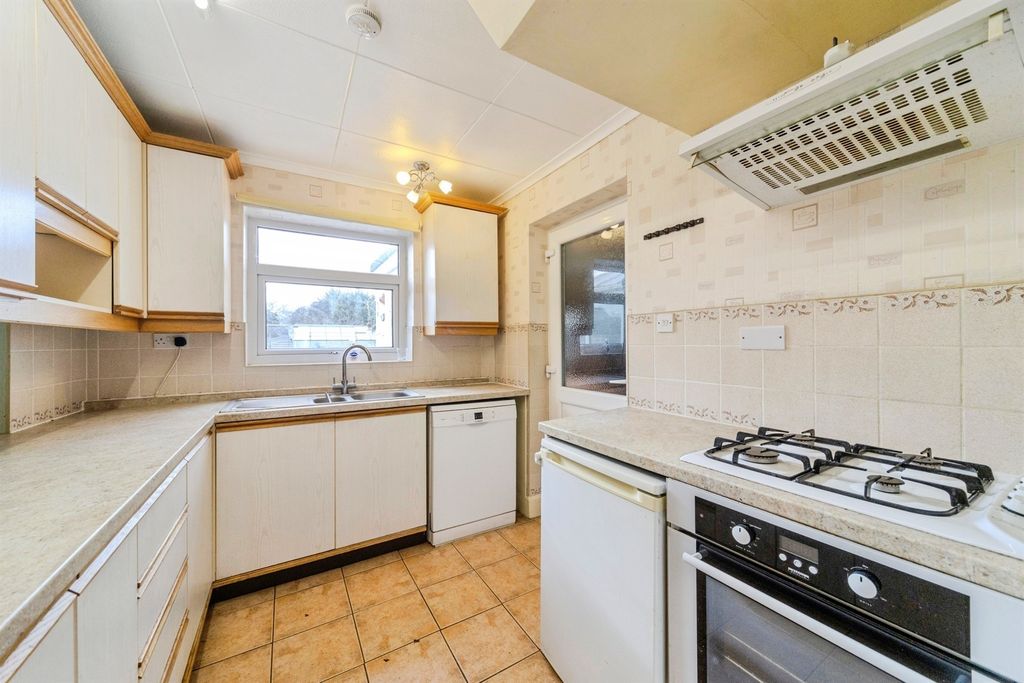 Property photo 2 of 22