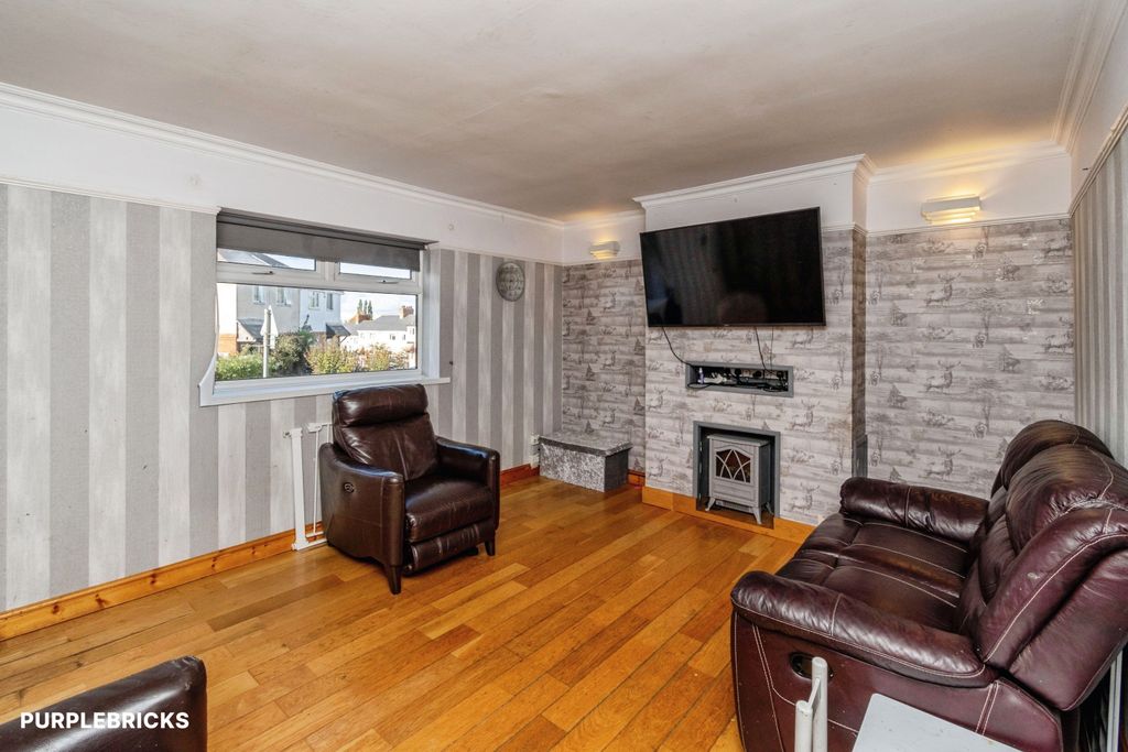 Property photo 3 of 22