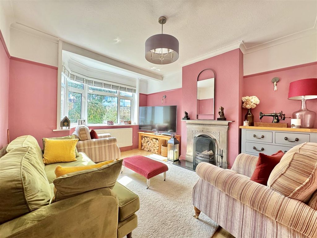 Property photo 2 of 37
