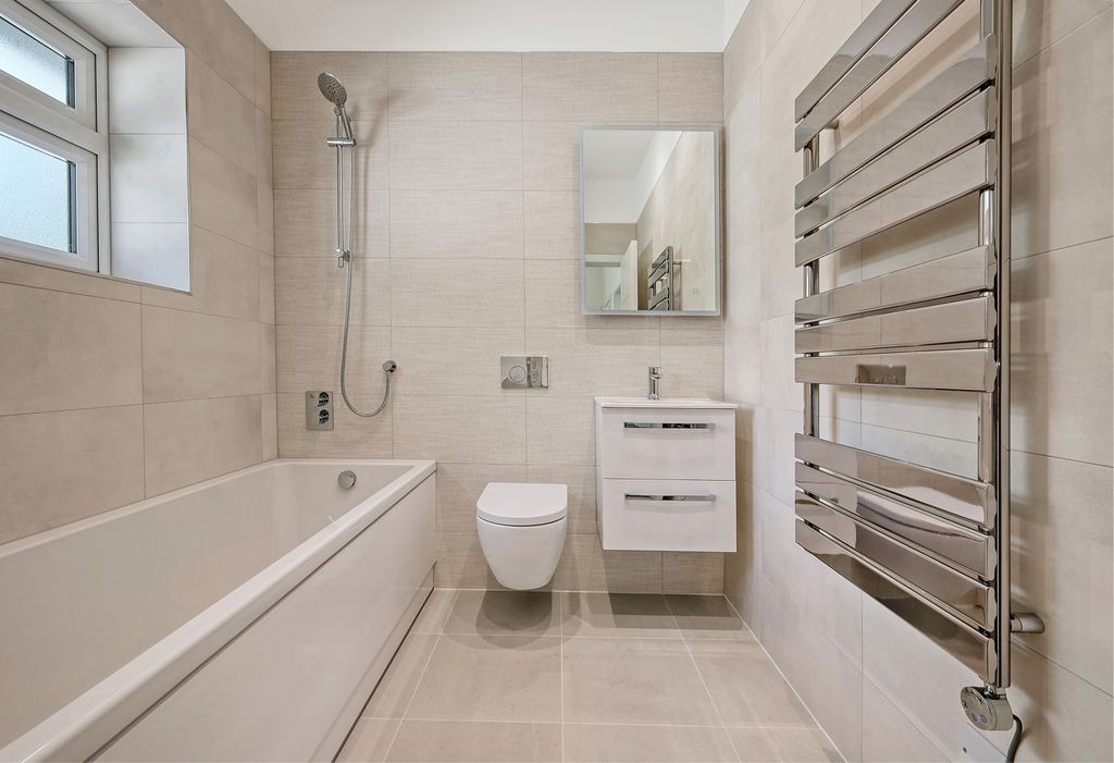 Property photo 3 of 13 Picture No. 10