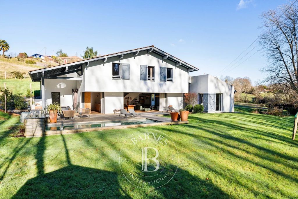 Property photo 1 of 22