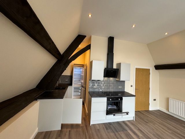 Property photo 3 of 14 Entrance Porch