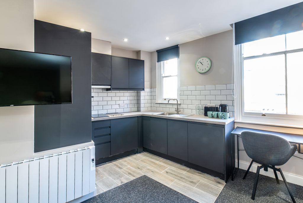 Property photo 2 of 9 Canning Place B113-004