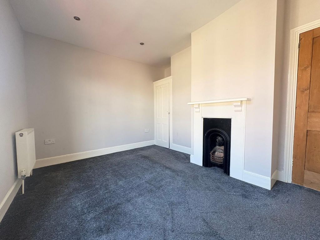 Property photo 2 of 8 9.Jpg